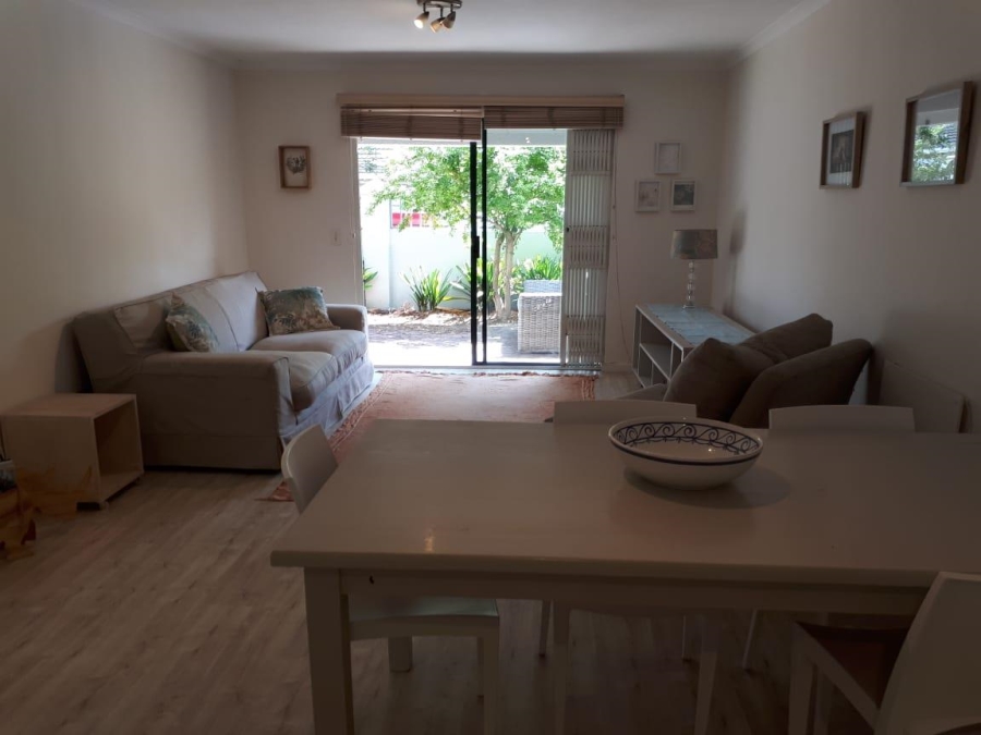 To Let 2 Bedroom Property for Rent in Vredehoek Western Cape